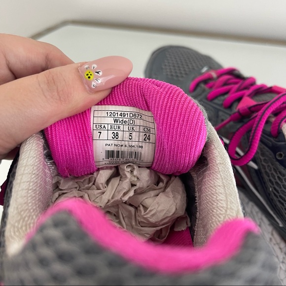 BROOKS Women’s Grey Pink Ravenna 5 Road-Running Athletic Workout Sneaker Shoes - Picture 11 of 11